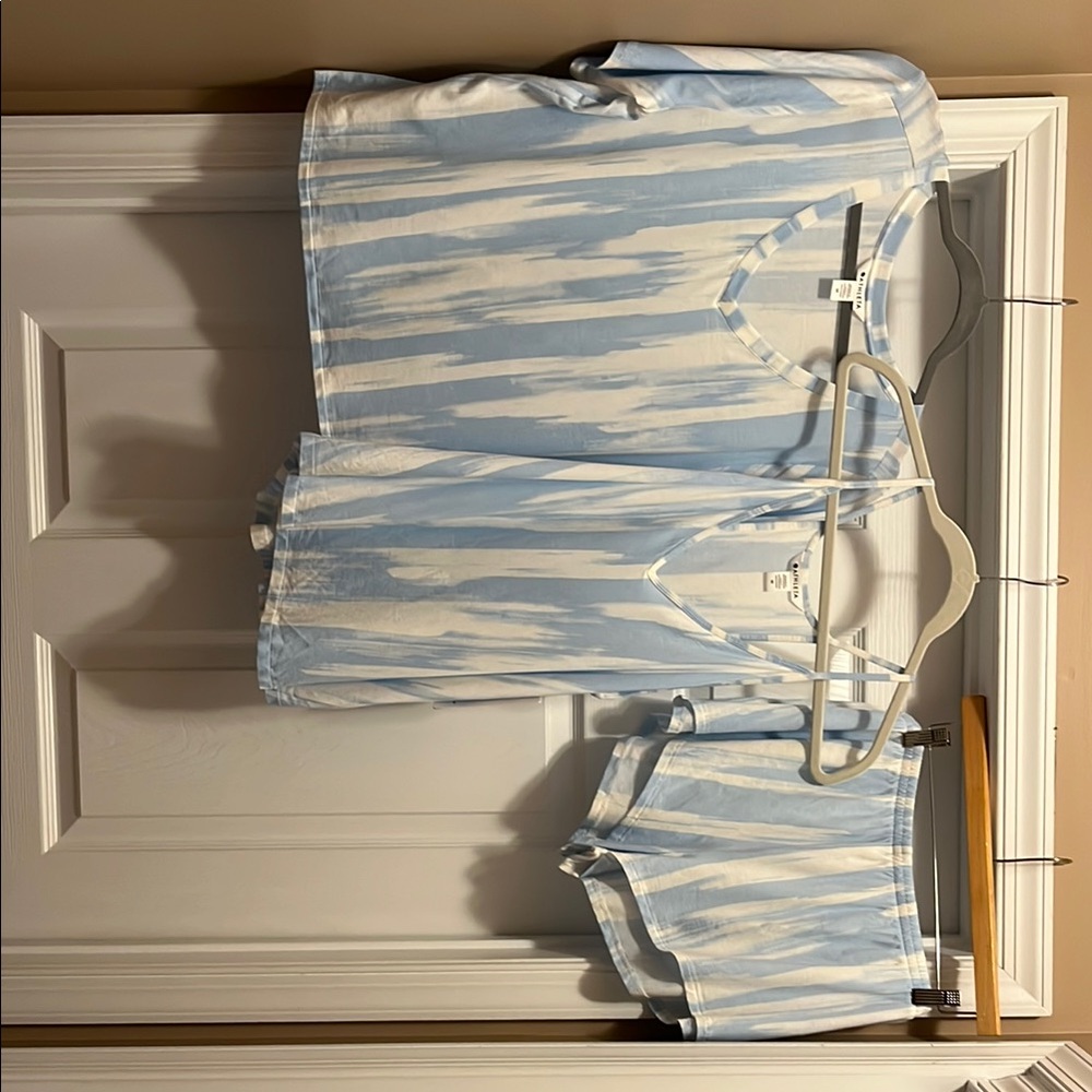 NWT Athleta 3 pc is Light Blue & White Tie-Dye Loungewear Set
